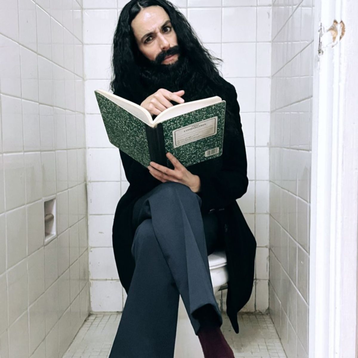 (17) Mauricio en el baño del Varas, 2023.JPG