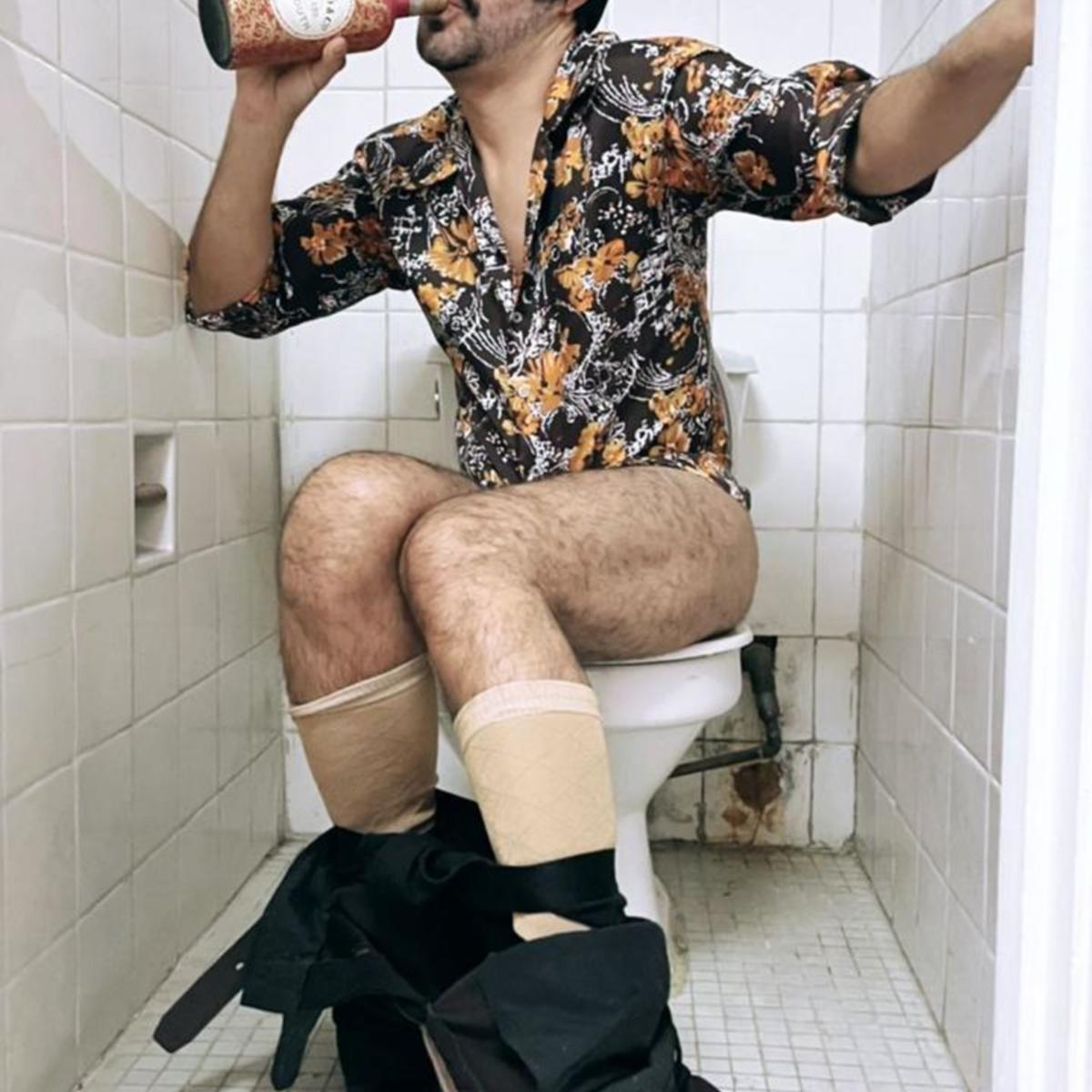 (19) Rubén grande en el baño del Varas 2023.jpg