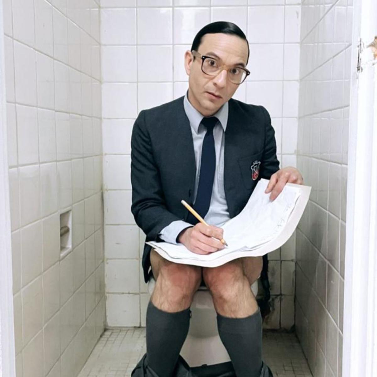 (18) Rubén Chico en el baño del Varas, 2023.jpg